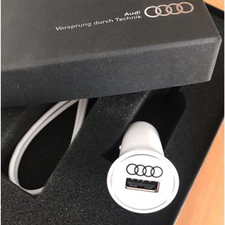 AUDI - アウディQ5 純正 ベースキャリア80A860019の通販|ラクマ