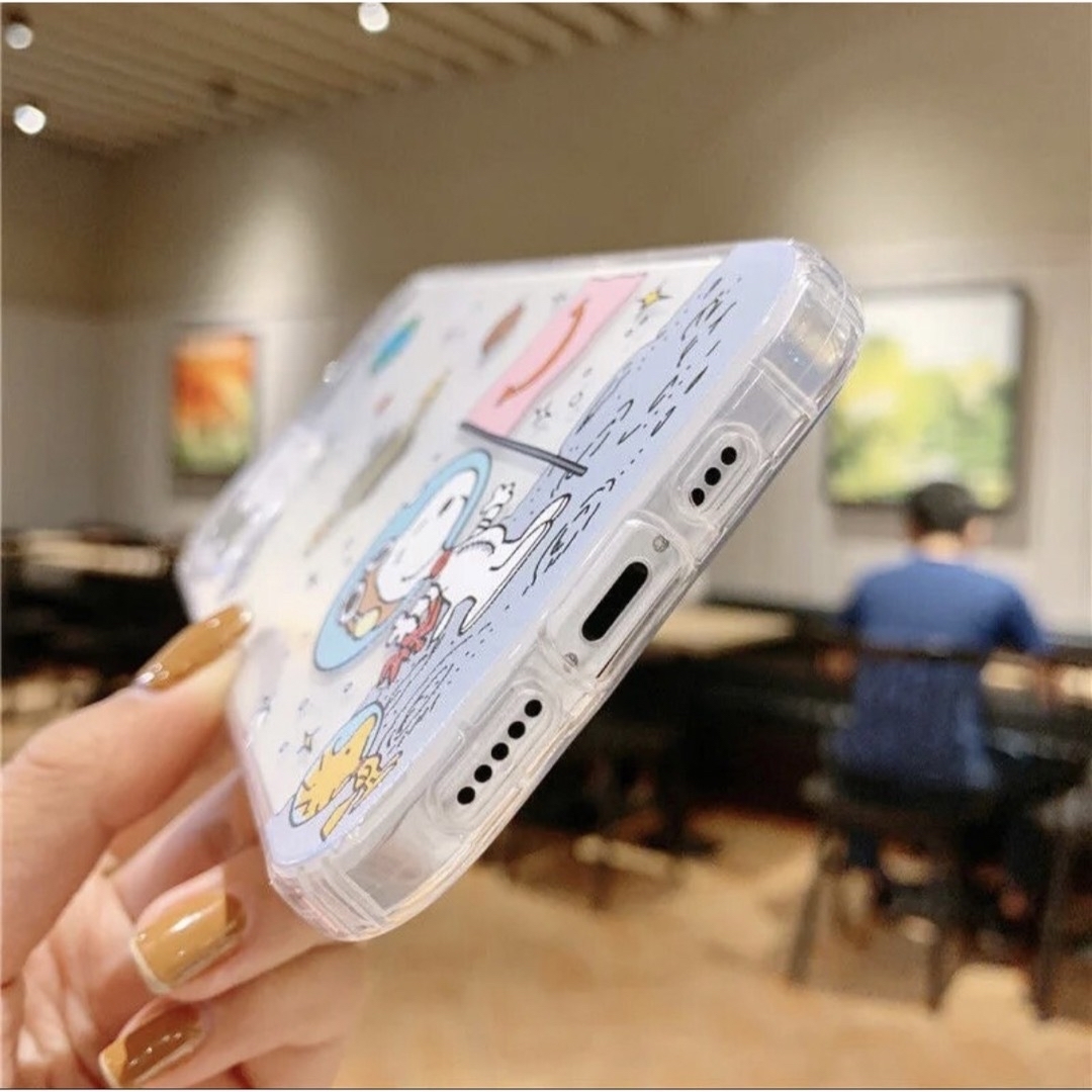 SNOOPY(スヌーピー)のiPhoneケース(新品) 宇宙を楽しむ スヌーピー スマホ/家電/カメラのスマホアクセサリー(iPhoneケース)の商品写真