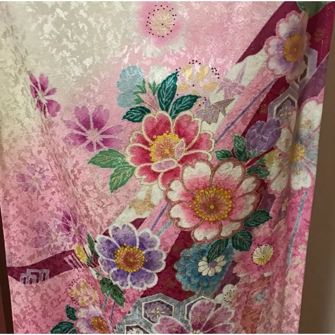 [大特価！！！] 振袖　正絹振袖　ピンク　白　花柄 レディースの水着/浴衣(振袖)の商品写真