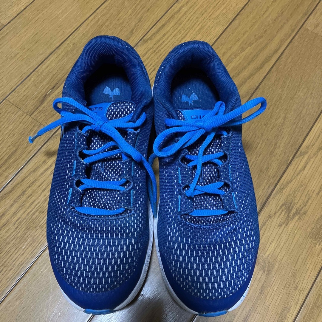 UNDER ARMOUR(アンダーアーマー)のUNDER ARMOUR シューズ 23.5 キッズ/ベビー/マタニティのキッズ靴/シューズ(15cm~)(スニーカー)の商品写真