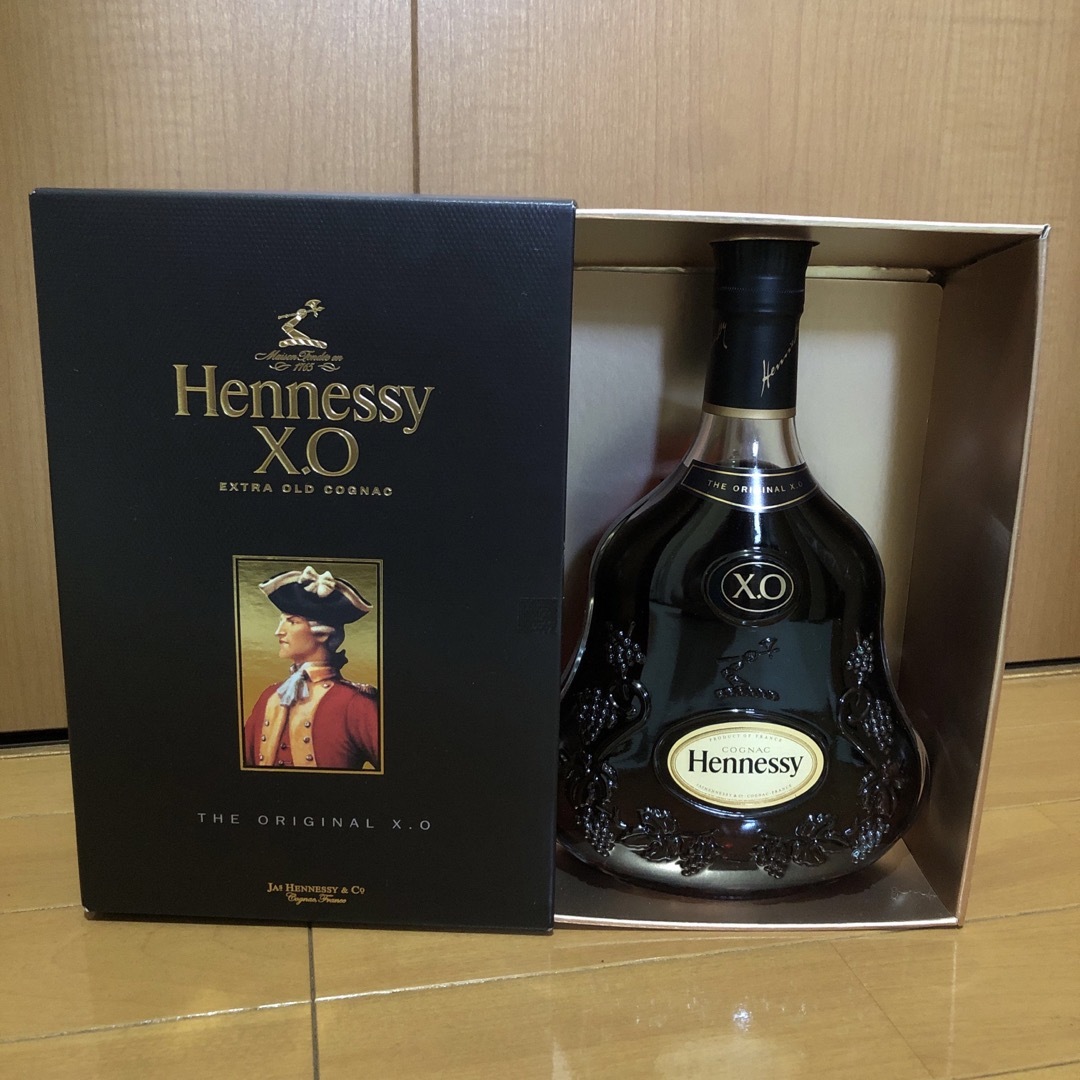 Hennessy X.O ヘネシー　700ml 黒キャップ