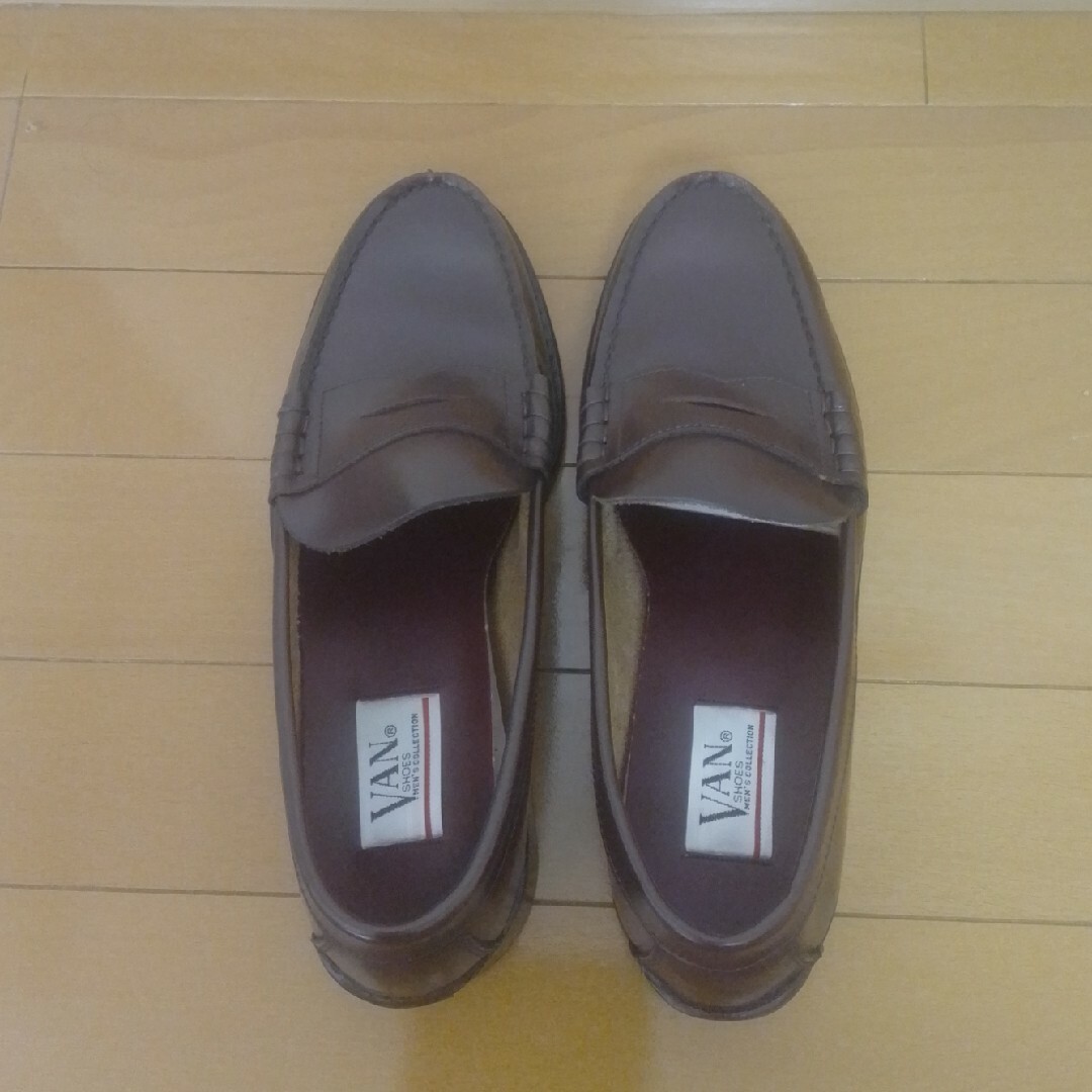 VAN(バン)のほぼ未使用 VAN ローファー 茶色 革底 メンズの靴/シューズ(スリッポン/モカシン)の商品写真