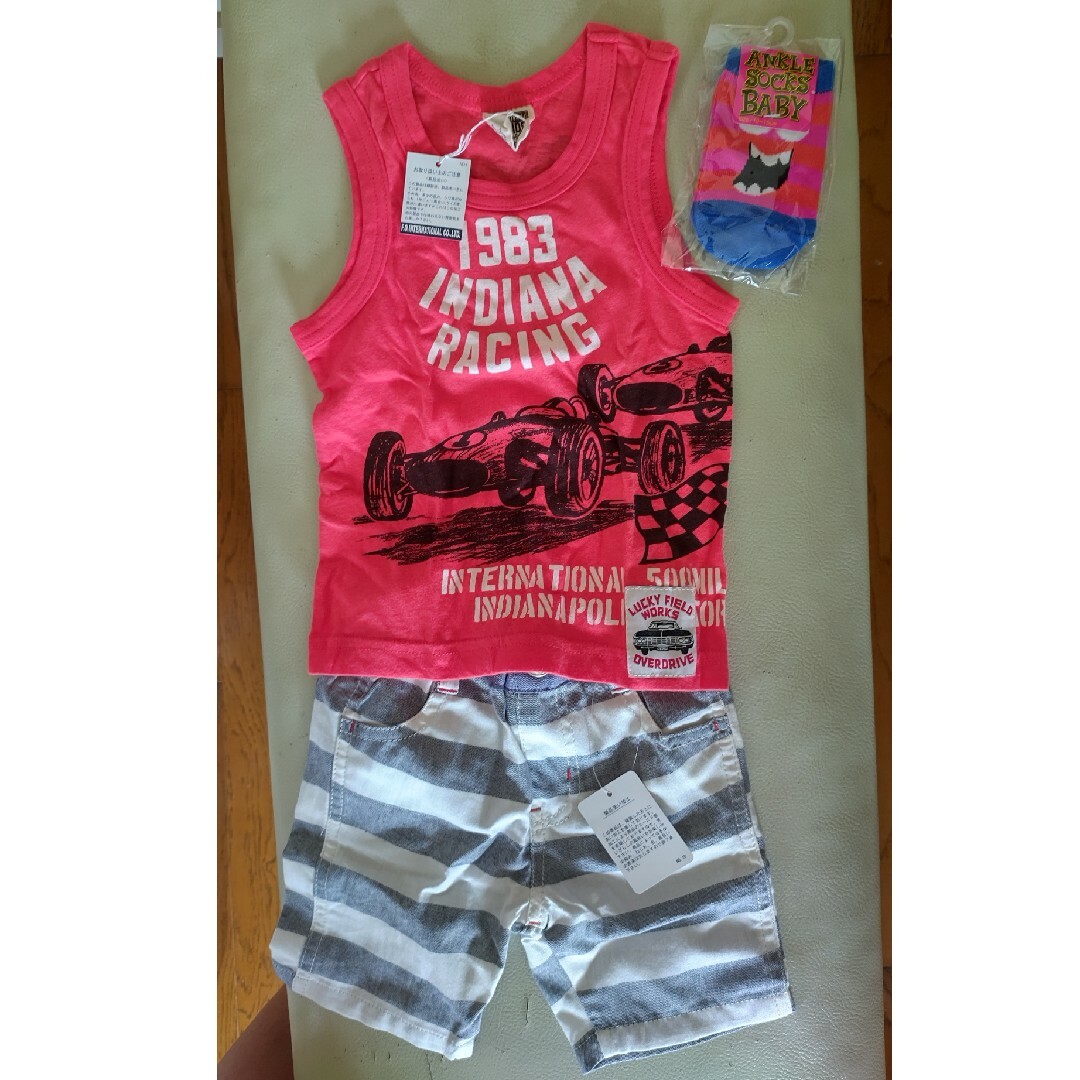 F.O.KIDS(エフオーキッズ)の新品未使用　ｻｲｽﾞ80 90 ﾀﾝｸﾄｯﾌﾟ　ｿｯｸｽ キッズ/ベビー/マタニティのキッズ服男の子用(90cm~)(Tシャツ/カットソー)の商品写真