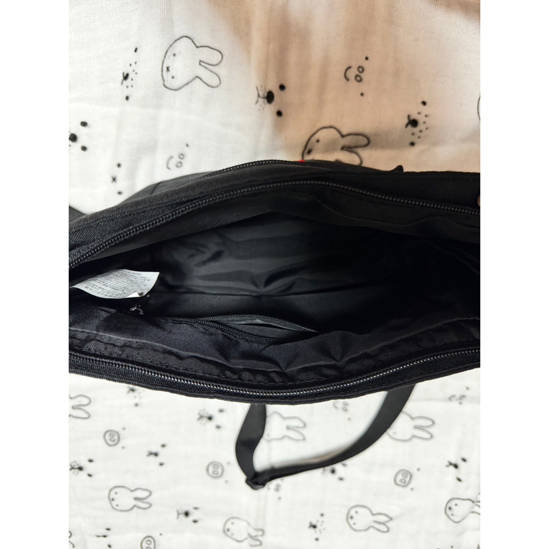 Lee(リー)のLee ショルダーバッグ 軽量 ボックスロゴ刺繍 ファスナータイプ　 レディースのバッグ(ショルダーバッグ)の商品写真