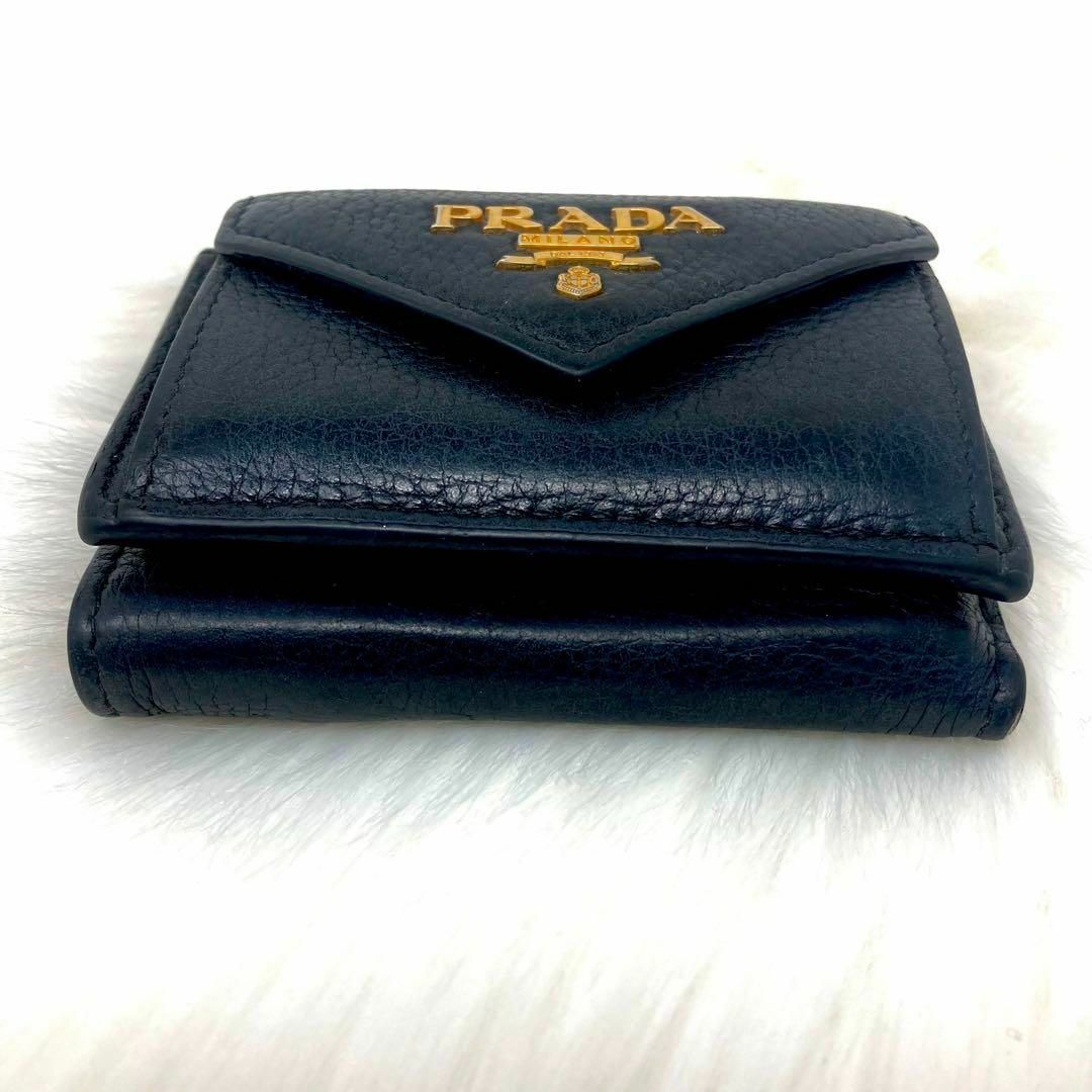 極美品 プラダ 折り財布 三つ折り レター 金具 ロゴ グレインレザー シボ 黒