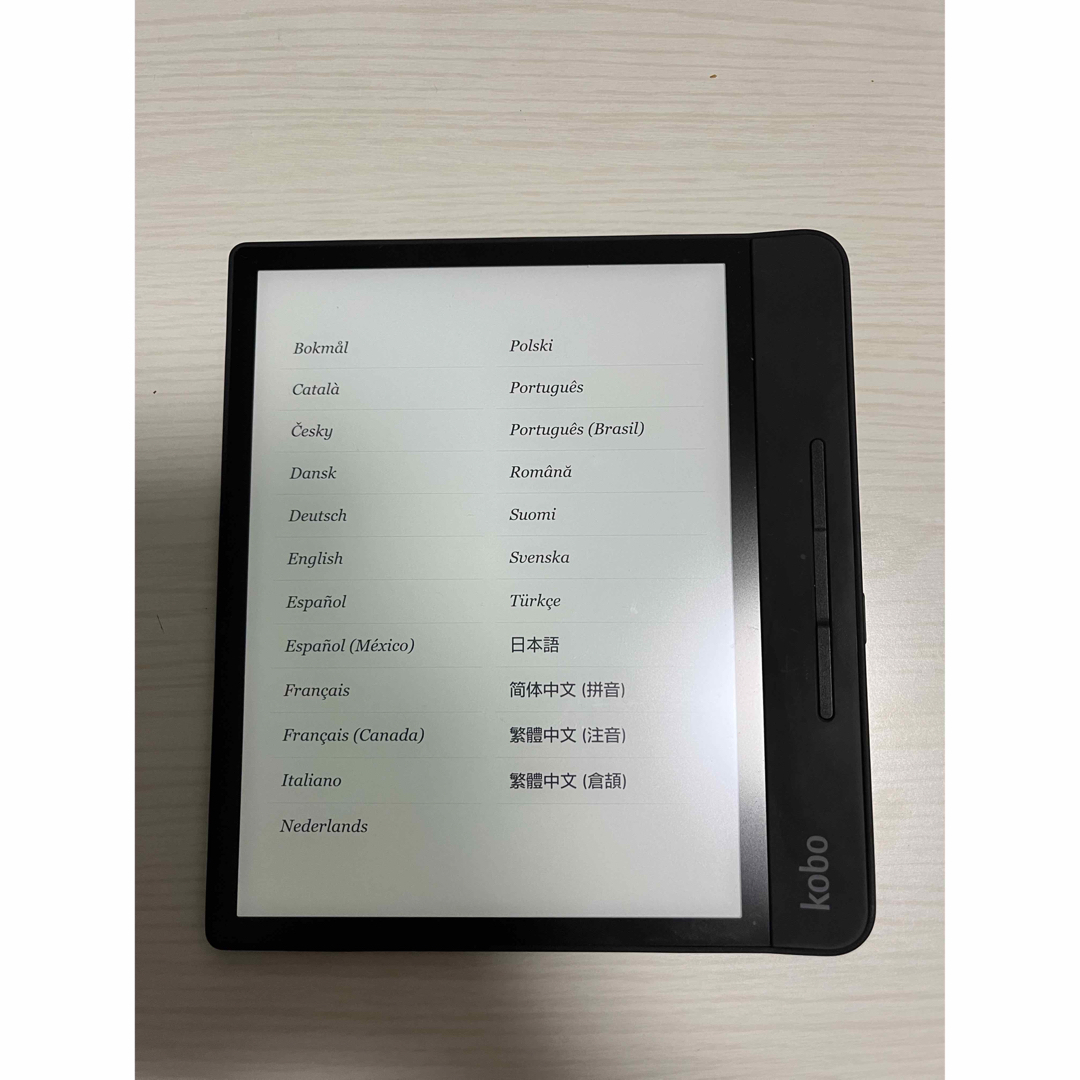 電子書籍リーダー Kobo forma 電子ブックリーダー　品