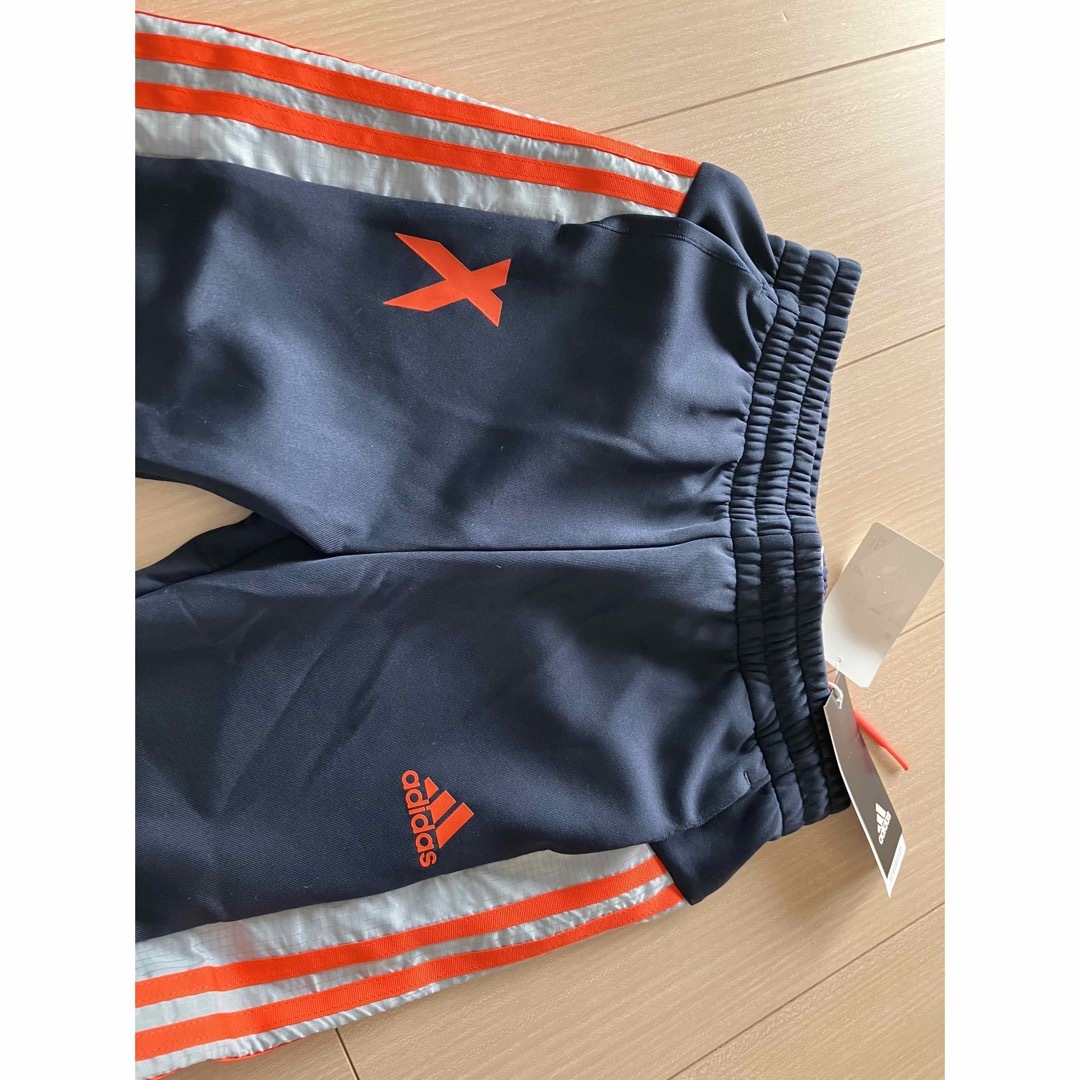 adidas(アディダス)の専用★新品　140 アディダス　長ズボン　ジャージ　WEAR キッズ/ベビー/マタニティのキッズ服男の子用(90cm~)(パンツ/スパッツ)の商品写真