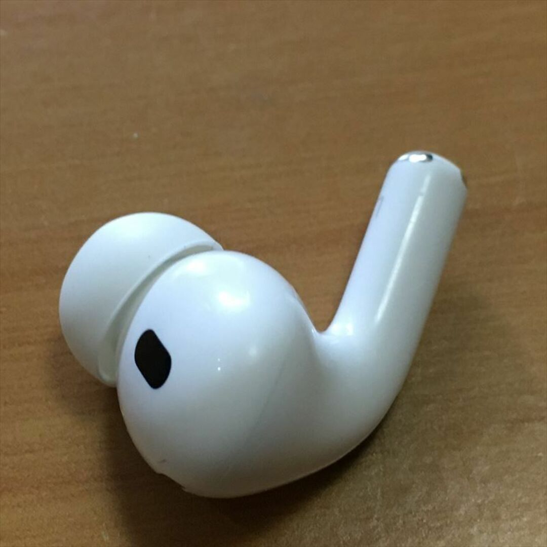 Apple(アップル)の4) Apple純正 AirPods Pro 第2世代  左（ L）A2699 スマホ/家電/カメラのオーディオ機器(ヘッドフォン/イヤフォン)の商品写真