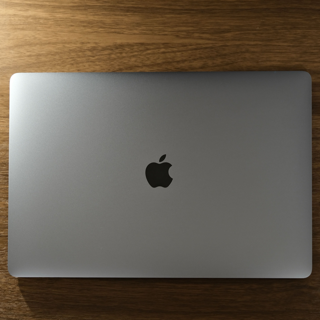 MacBook Pro 15in i7 16GB/512GB