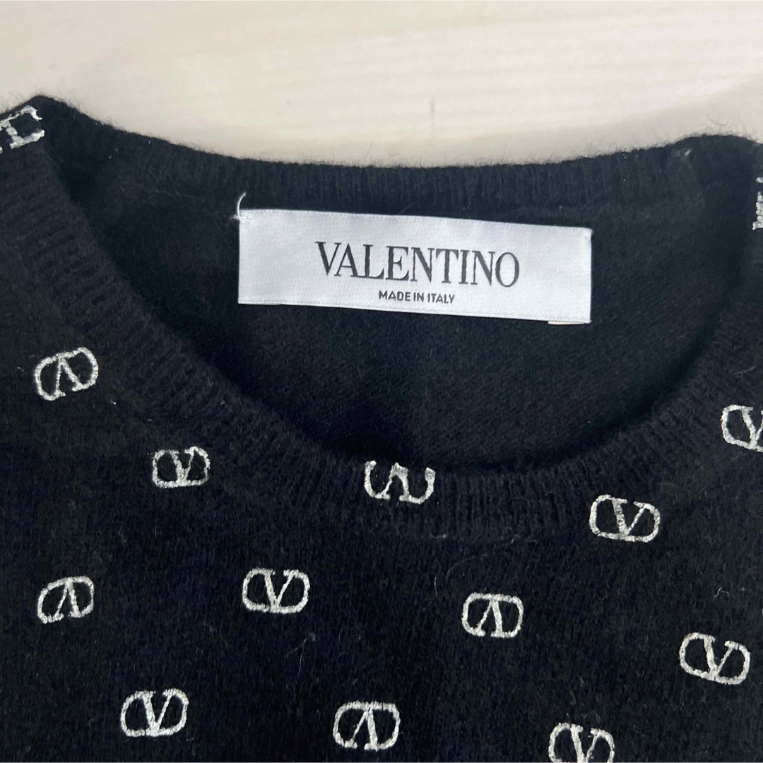 新品 ヴァレンティノ Vロゴセーター - ニット/セーター 新品 ヴァレンティノ Vロゴセーター - ニット/セーター