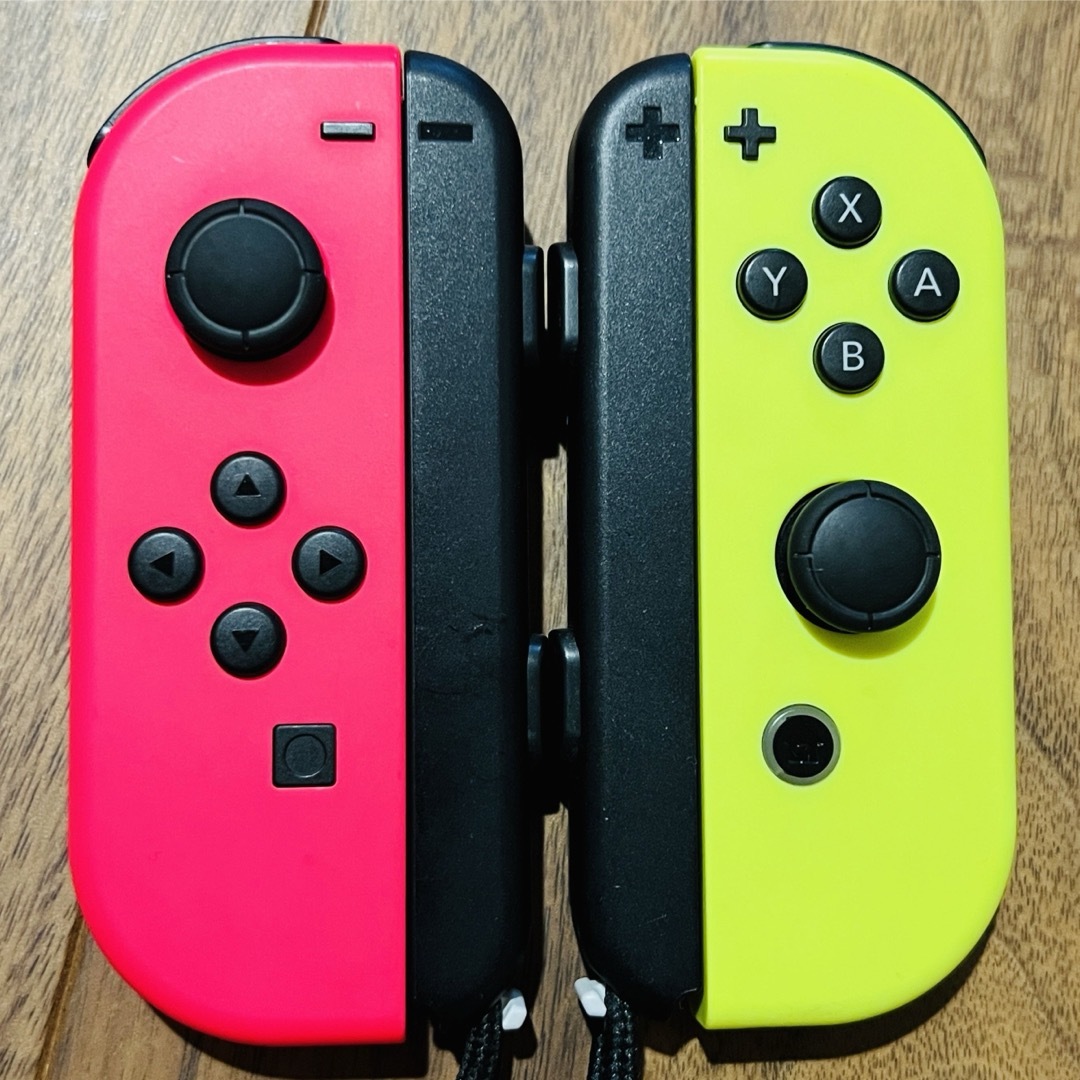 Nintendo Switch(ニンテンドースイッチ)のNintendo JOY-CON (L)/(R) ネオンピンク/ネオンイエロー エンタメ/ホビーのゲームソフト/ゲーム機本体(その他)の商品写真