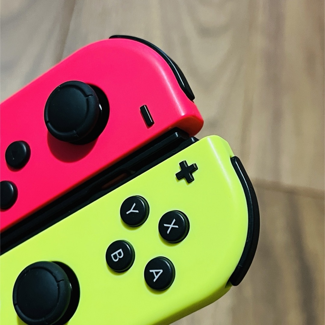 Nintendo Switch(ニンテンドースイッチ)のNintendo JOY-CON (L)/(R) ネオンピンク/ネオンイエロー エンタメ/ホビーのゲームソフト/ゲーム機本体(その他)の商品写真