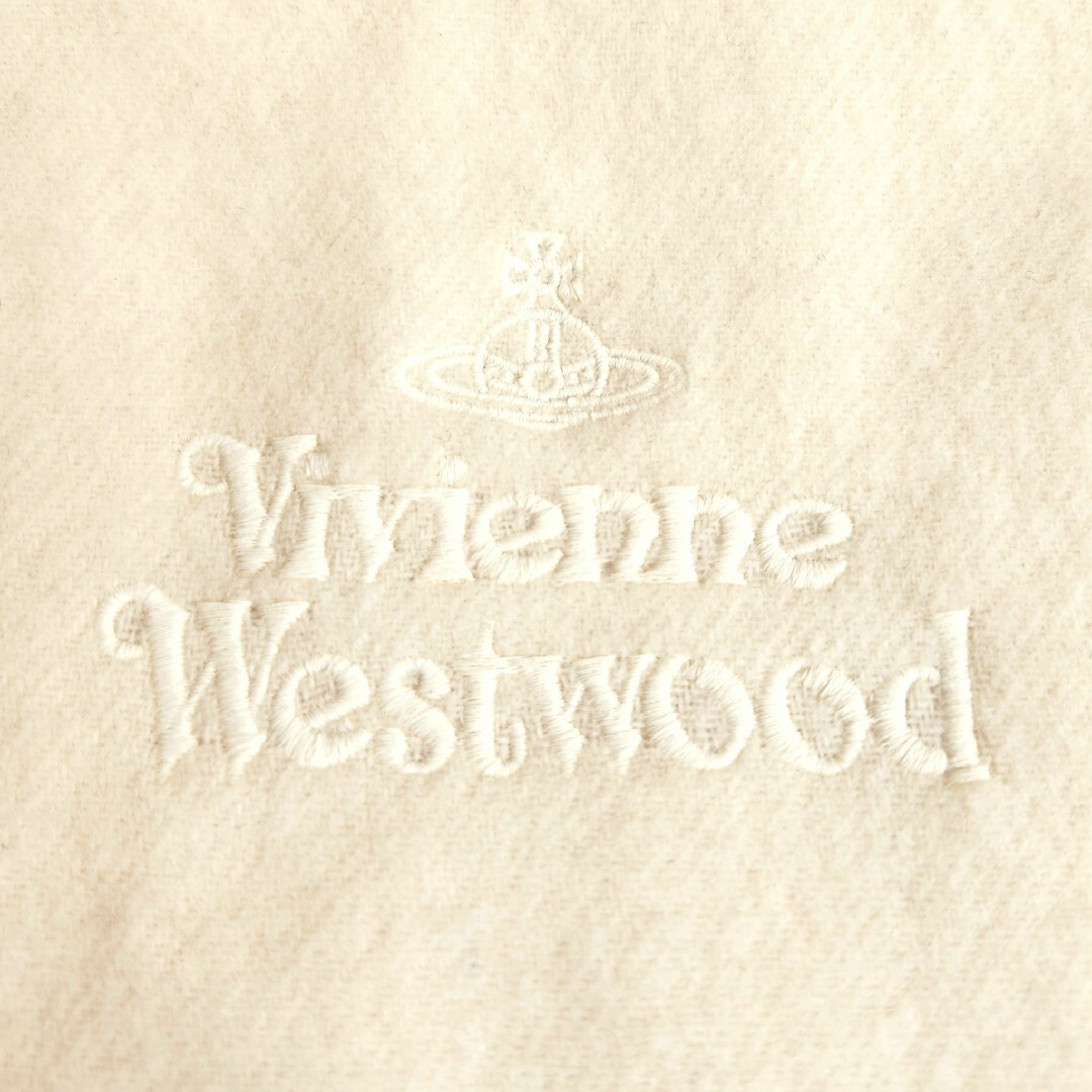 Vivienne Westwood(ヴィヴィアンウエストウッド)の美品☆Vivienne Westwood☆マフラー ホワイト ORB オーブ柄 レディースのファッション小物(マフラー/ショール)の商品写真
