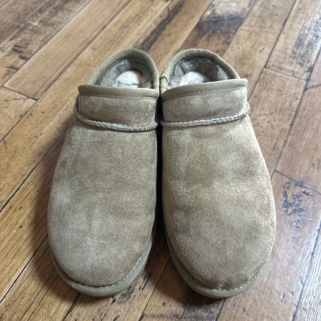 23  UGG クラッシックスリッパ ベージュ スリッポン