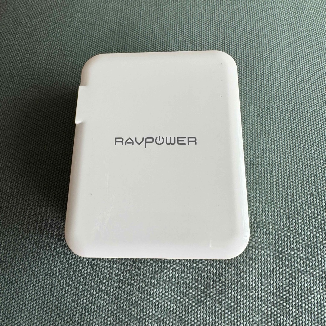 RAVPower(ラブパワー)のRAVPower 40W 4ポート USB 充電器 アダプター スマホ/家電/カメラのスマートフォン/携帯電話(バッテリー/充電器)の商品写真