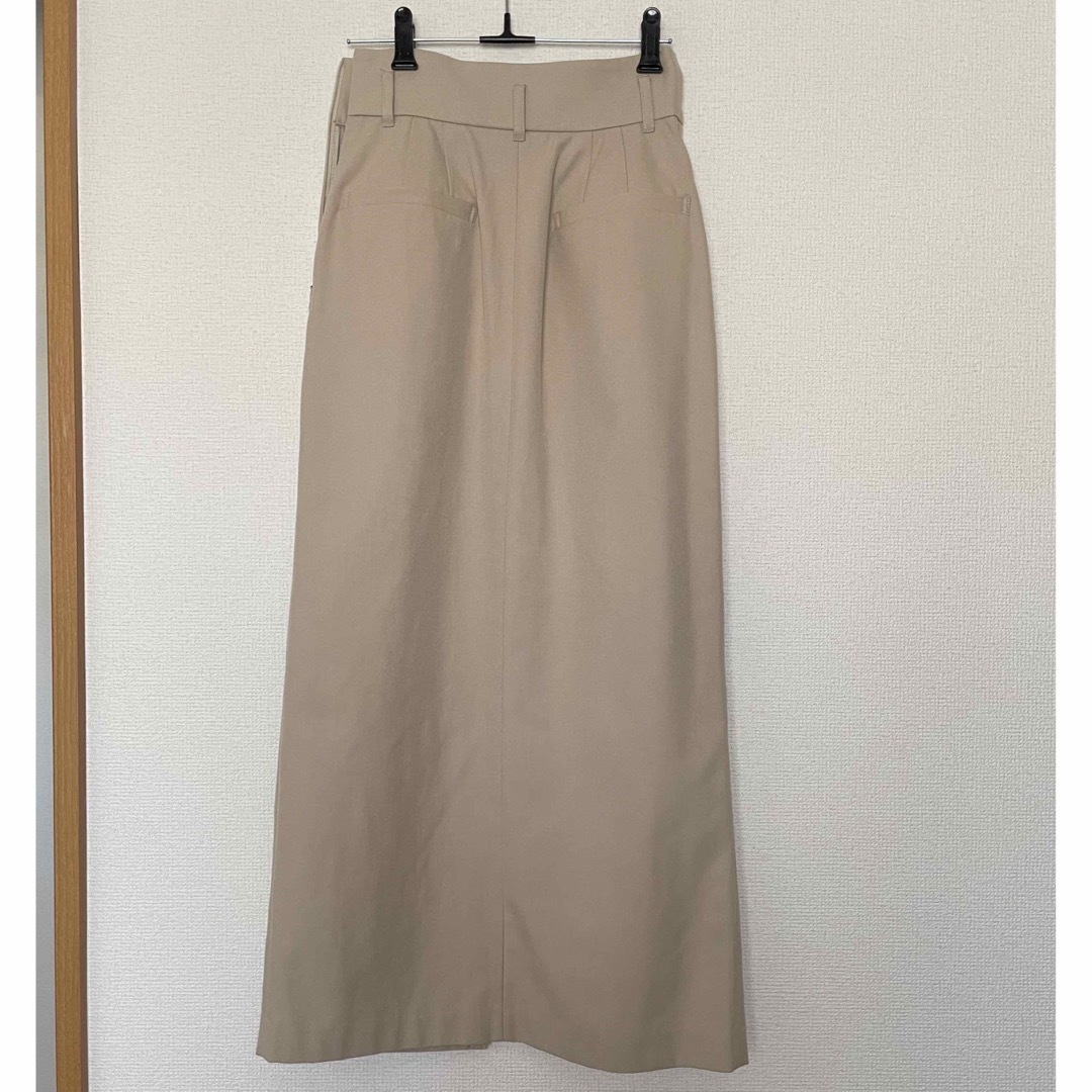 NATURAL BEAUTY BASIC(ナチュラルビューティーベーシック)のベージュタイトスカート レディースのスカート(ロングスカート)の商品写真