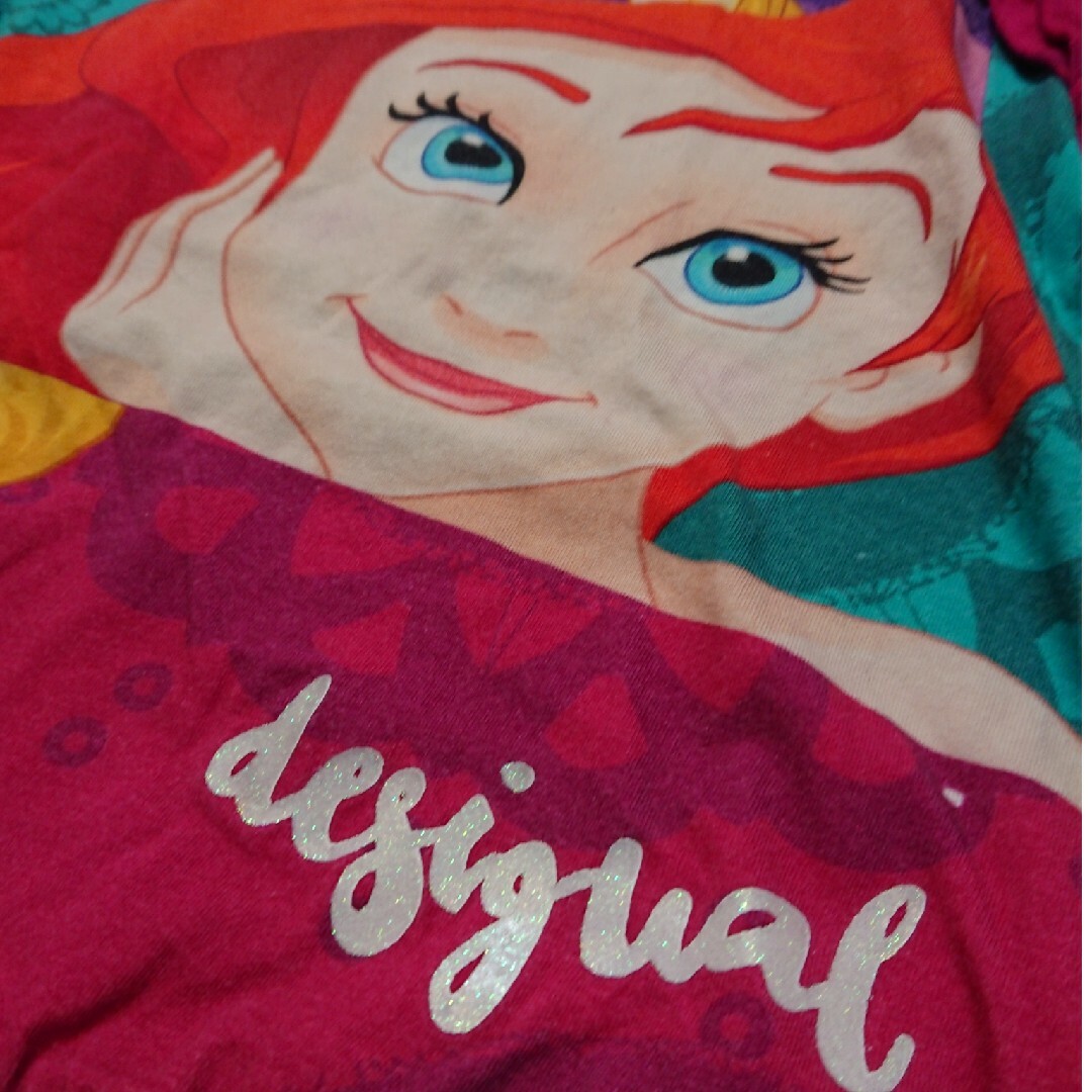 DESIGUAL(デシグアル)の長袖Tシャツ Desigual 130cm ディズニープリンセス柄 キッズ/ベビー/マタニティのキッズ服女の子用(90cm~)(Tシャツ/カットソー)の商品写真