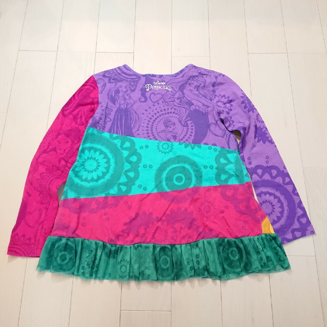 DESIGUAL(デシグアル)の長袖Tシャツ Desigual 130cm ディズニープリンセス柄 キッズ/ベビー/マタニティのキッズ服女の子用(90cm~)(Tシャツ/カットソー)の商品写真