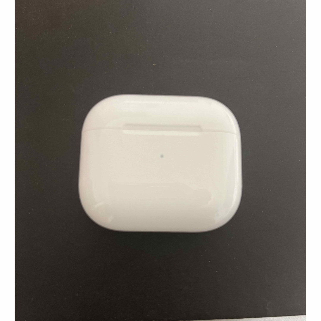 Apple(アップル)のApple AirPods第3世代 スマホ/家電/カメラのオーディオ機器(ヘッドフォン/イヤフォン)の商品写真