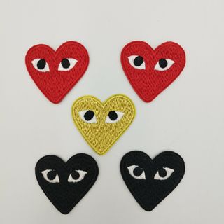 刺繍アイロンワッペン ハート5枚 (赤2黒2金1)(各種パーツ)