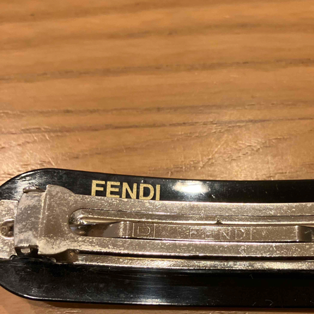 FENDI(フェンディ)のすなちゃん様専用   FENDI バレッタ レディースのヘアアクセサリー(バレッタ/ヘアクリップ)の商品写真