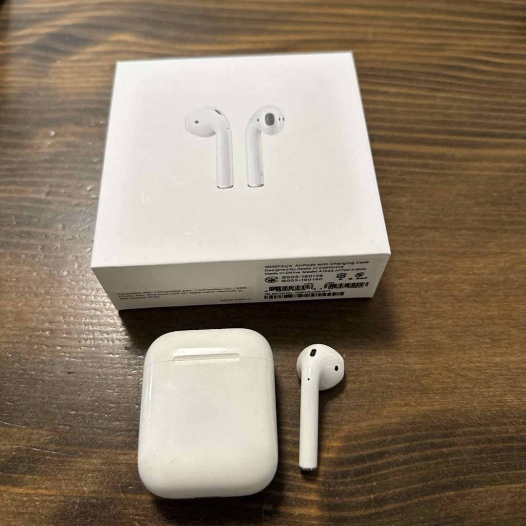 APPLE AirPods イヤホン MMEF2J/A ⚠︎片方のみです スマホ/家電/カメラのオーディオ機器(ヘッドフォン/イヤフォン)の商品写真