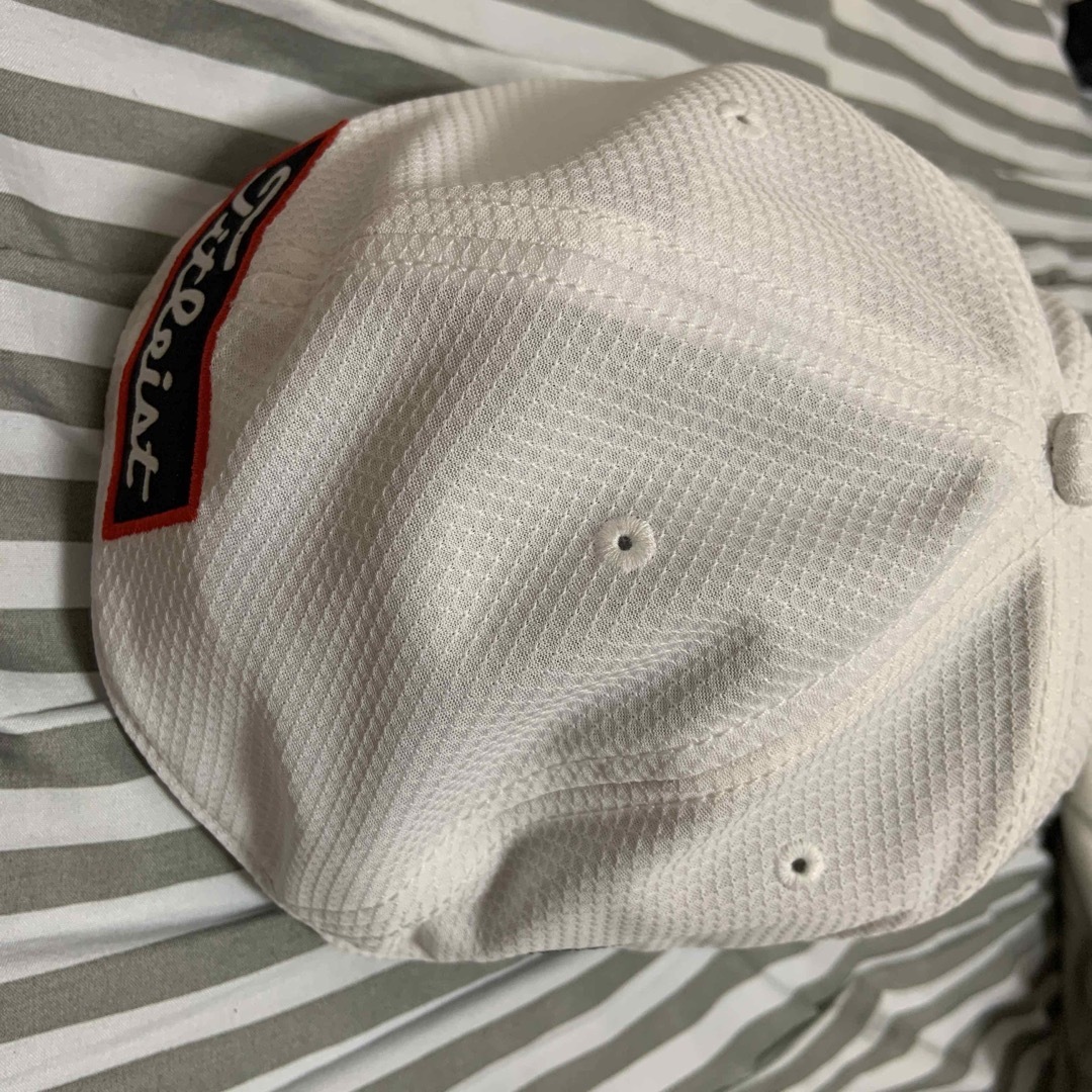 Titleist(タイトリスト)のタイトリスト　プロモデル　キャップ　XL/XXL 白　ホワイト アダムスコット メンズの帽子(キャップ)の商品写真