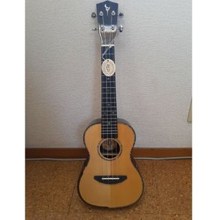 美品】KoAloha OPIO 2009 ソプラノ ウクレレ チューナー付きの通販｜ラクマ