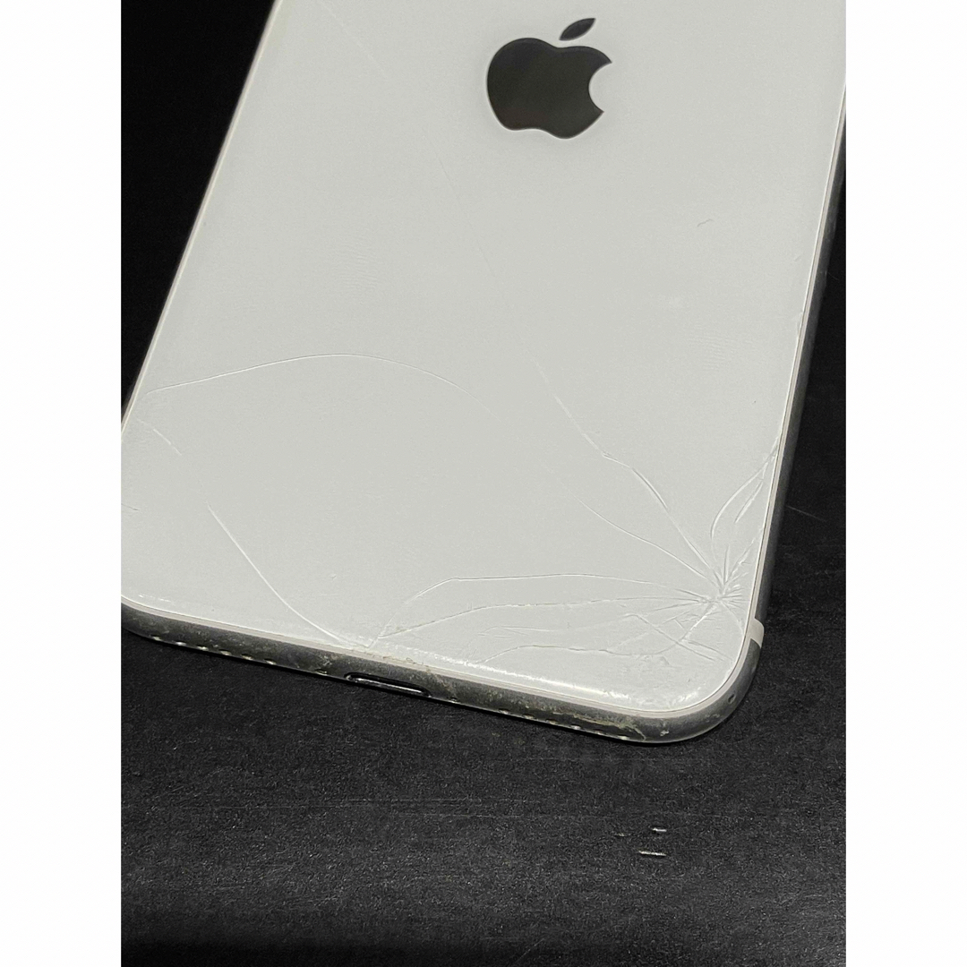 Apple(アップル)のSIMフリー iPhone SE 第2世代 64GB  スマホ/家電/カメラのスマートフォン/携帯電話(スマートフォン本体)の商品写真