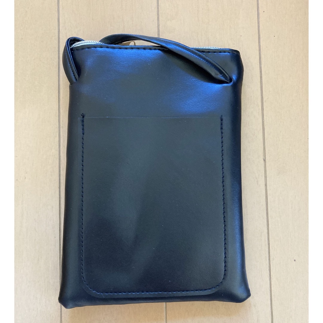 BLACKショルダーポーチ レディースのバッグ(ショルダーバッグ)の商品写真