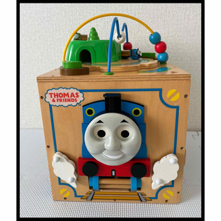 きかんしゃトーマスの木製ビジーボックス♪(知育玩具)