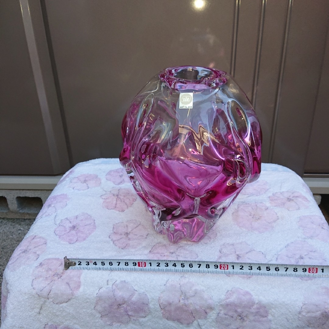 クリスタルガラスピンク花瓶