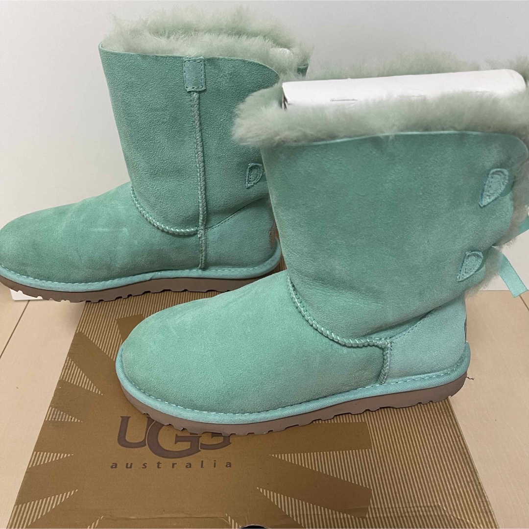 UGG(アグ)のUgg ミントブルー　ムートンブーツ　激レアカラー　希少カラー　珍しい　派手　 レディースの靴/シューズ(ブーツ)の商品写真