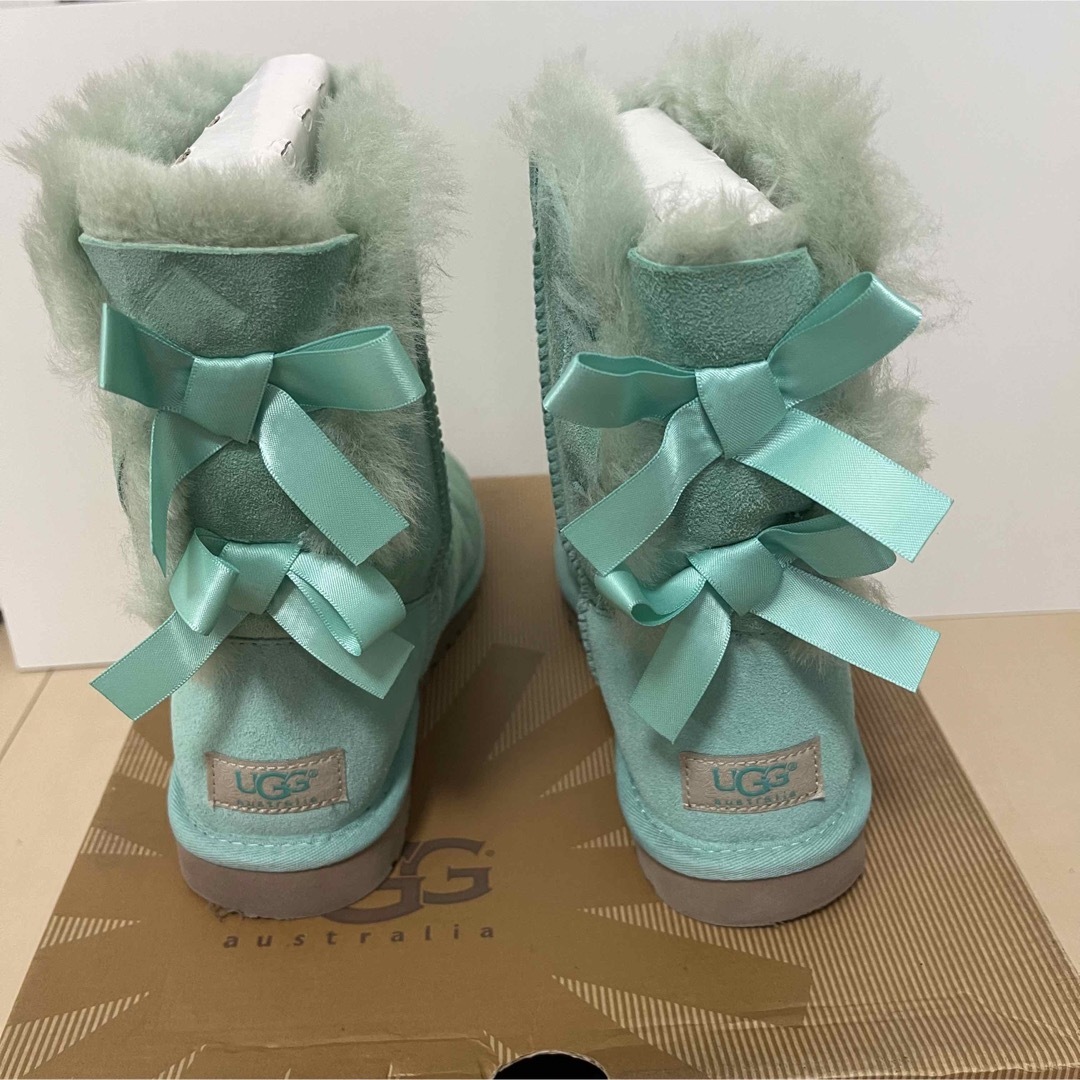 UGG(アグ)のUgg ミントブルー　ムートンブーツ　激レアカラー　希少カラー　珍しい　派手　 レディースの靴/シューズ(ブーツ)の商品写真