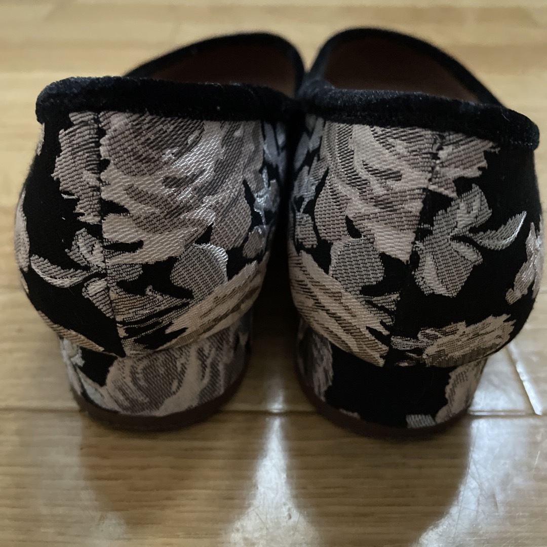 ZARA(ザラ)のZARA ジャガード花柄パンプス　38 レディースの靴/シューズ(ハイヒール/パンプス)の商品写真