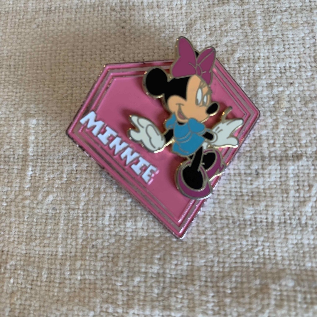 Disney(ディズニー)のミニー　ピンバッチ　① エンタメ/ホビーのアニメグッズ(バッジ/ピンバッジ)の商品写真