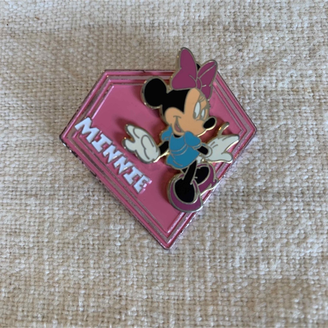 Disney(ディズニー)のミニー　ピンバッチ　① エンタメ/ホビーのアニメグッズ(バッジ/ピンバッジ)の商品写真