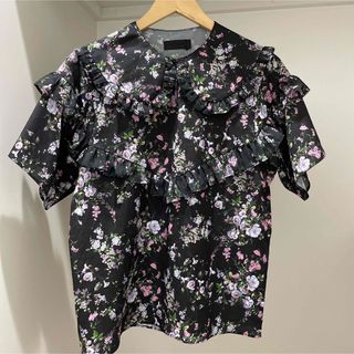 スタイルナンダ(STYLENANDA)の花柄　トップス　韓国(Tシャツ/カットソー)