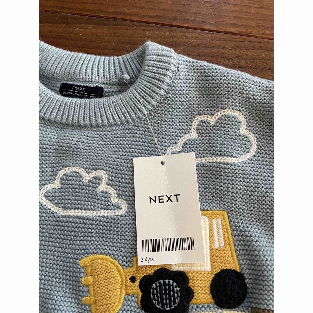 NEXT(ネクスト)のKSN様専用　タグ付　未使用　next セーター　働く車 キッズ/ベビー/マタニティのキッズ服男の子用(90cm~)(ニット)の商品写真