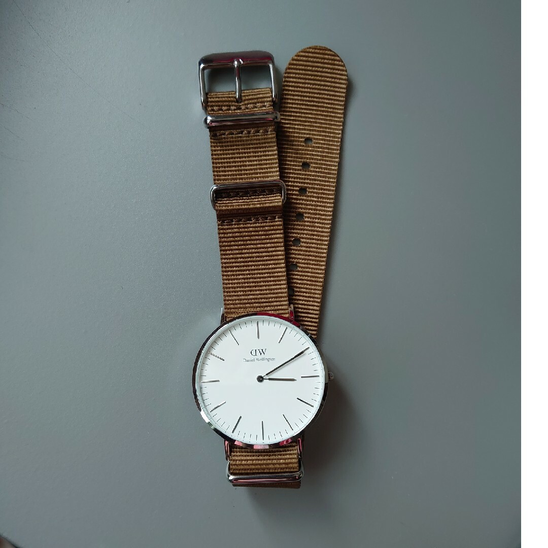 Daniel Wellington(ダニエルウェリントン)の最終値下:ダニエル・ウェリントン　腕時計　直径４cm メンズの時計(腕時計(アナログ))の商品写真