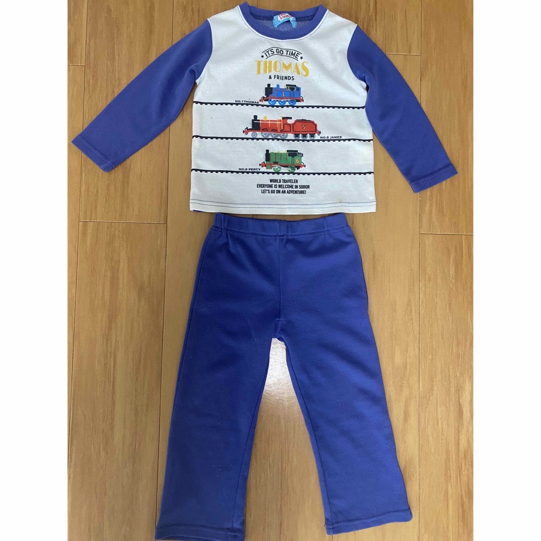 トーマス パジャマ 100 キッズ/ベビー/マタニティのキッズ服男の子用(90cm~)(パジャマ)の商品写真