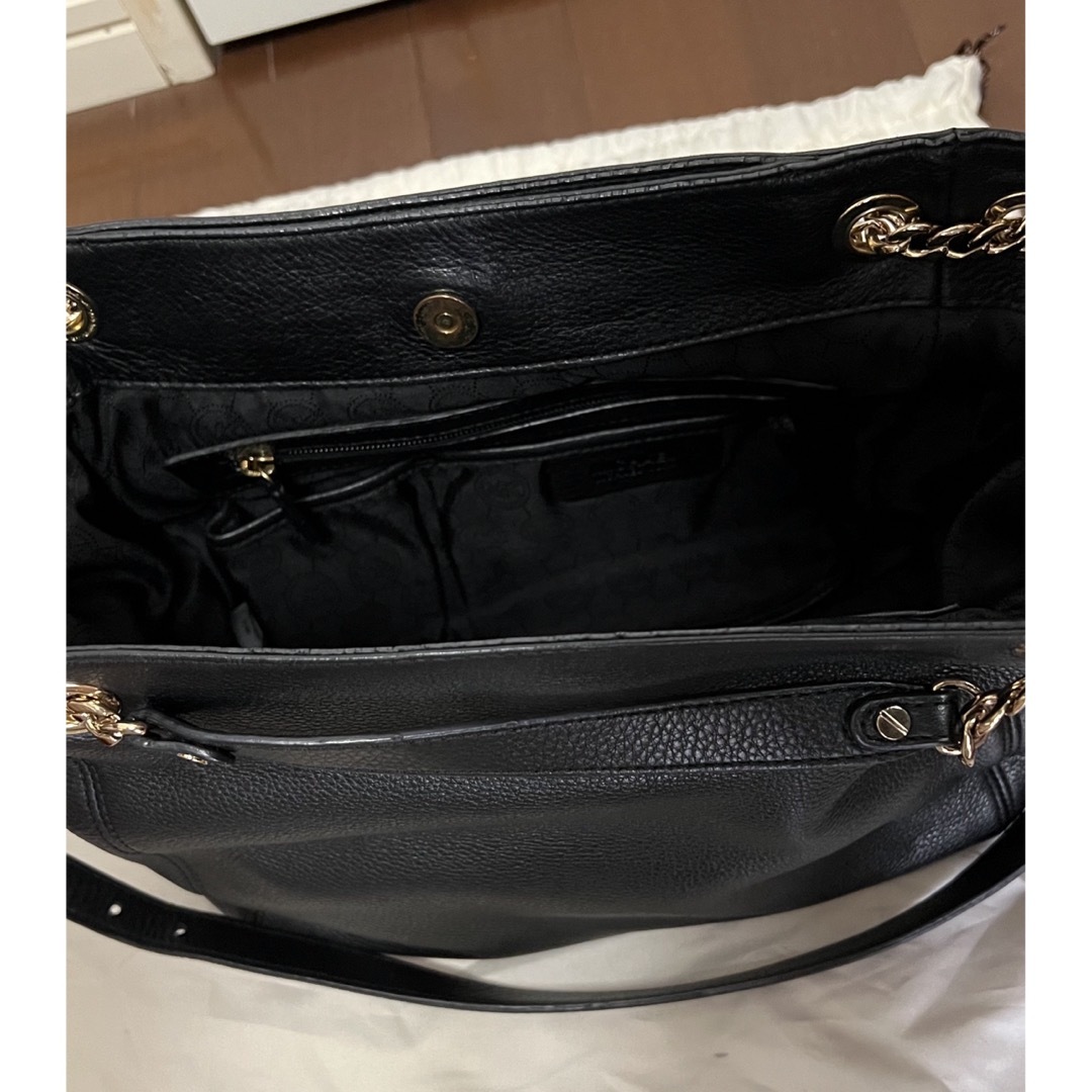 Michael Kors(マイケルコース)のMICHAEL KORS 黒チェーンバッグ レディースのバッグ(ショルダーバッグ)の商品写真