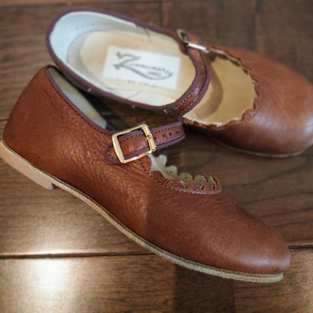 Caramel baby&child (キャラメルベビー&チャイルド)の【Limmerman】Scalloped Mary Jane  size 9 キッズ/ベビー/マタニティのキッズ靴/シューズ(15cm~)(フォーマルシューズ)の商品写真