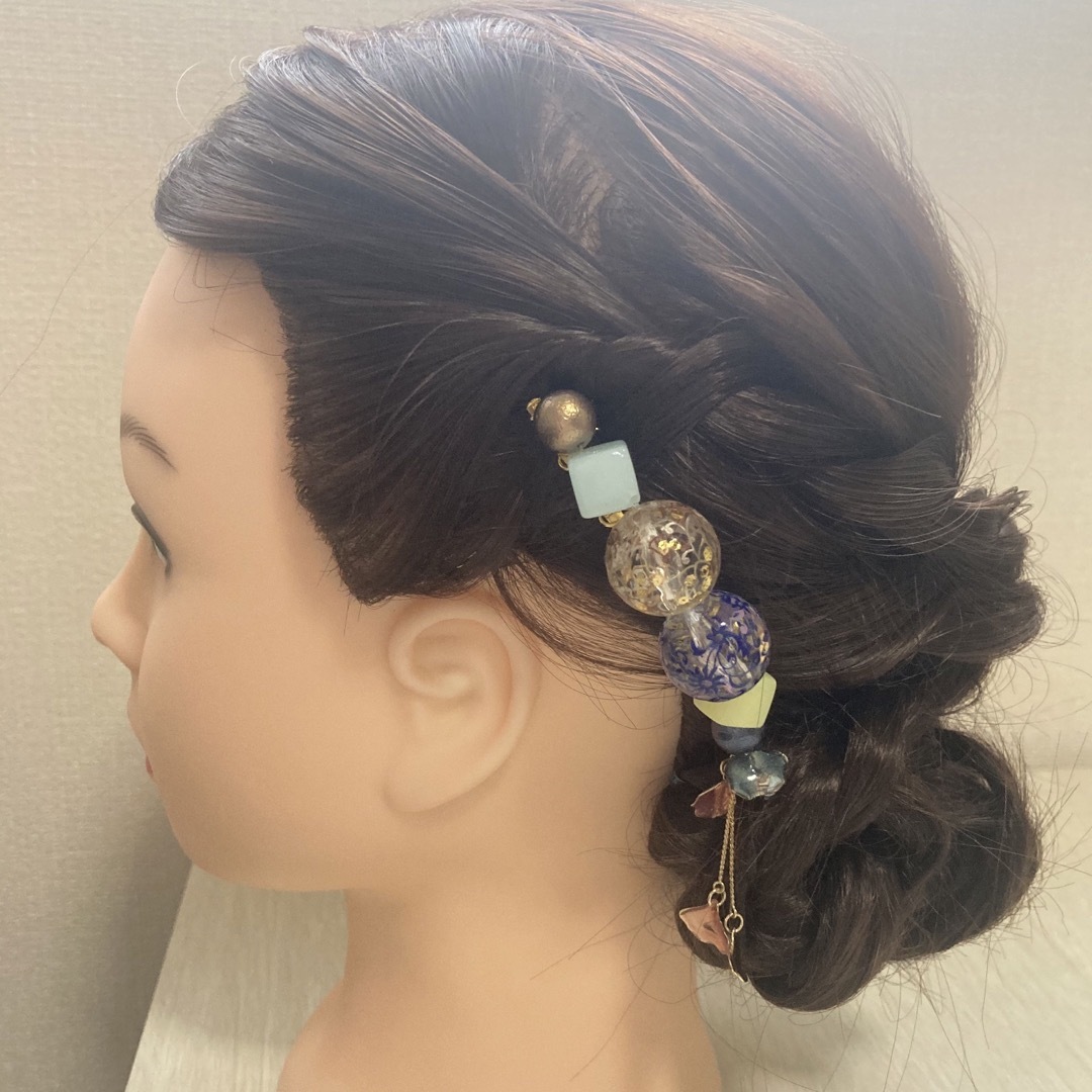 カラフルビーズコーム　ヘアコーム　髪飾り　成人式　レトロ　モダン　結婚式 ハンドメイドのアクセサリー(ヘアアクセサリー)の商品写真