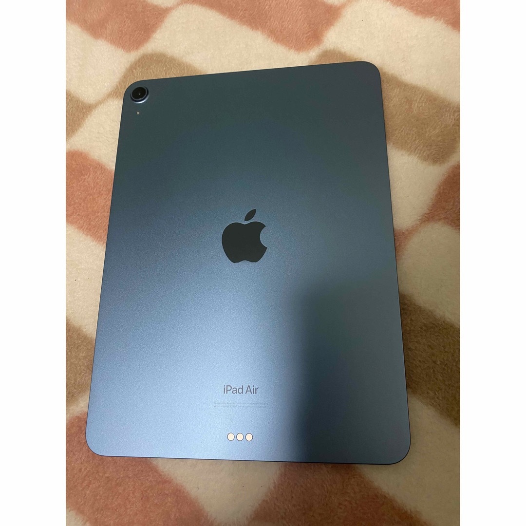 Apple(アップル)のiPad Air5 Wi-Fi 64GB ブルー　中古　箱新品付属品付き スマホ/家電/カメラのPC/タブレット(タブレット)の商品写真