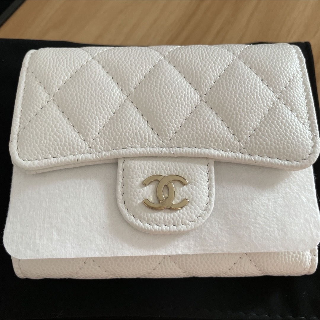 CHANEL(シャネル)の【新品】 シャネル クラシックスモールウォレット キャビア コンパクト  レディースのファッション小物(財布)の商品写真