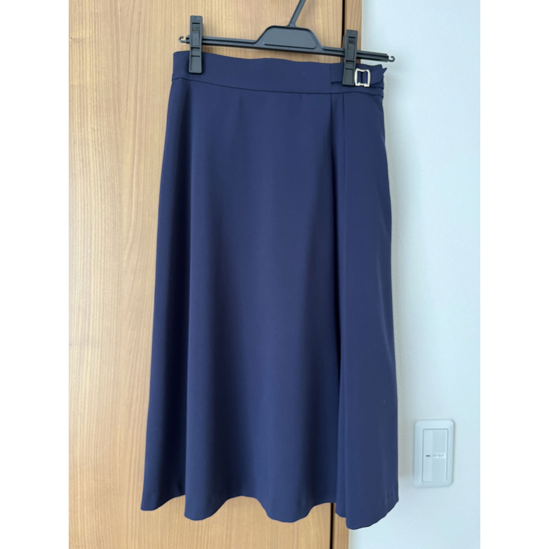 anySiS(エニィスィス)のanySiS ネイビースカート レディースのスカート(ひざ丈スカート)の商品写真