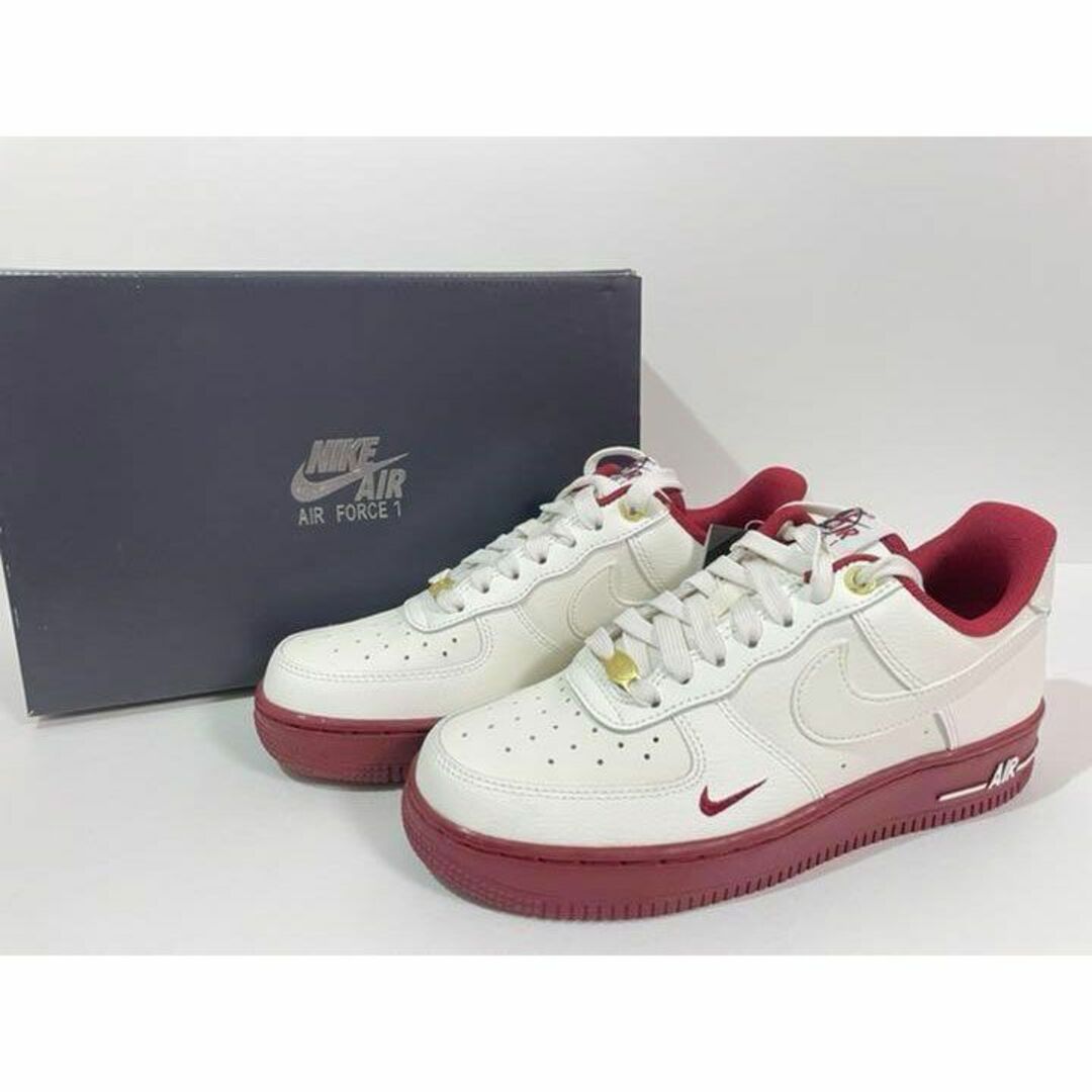 NIKE(ナイキ)の【新品】23.5㎝NIKE WMNS AIR FORCE 1 '07 40周年 レディースの靴/シューズ(スニーカー)の商品写真