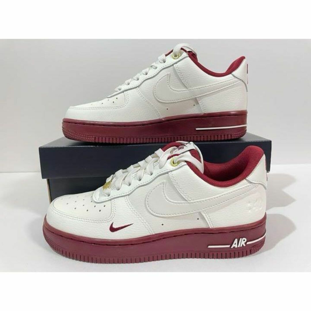 NIKE(ナイキ)の【新品】23.5㎝NIKE WMNS AIR FORCE 1 '07 40周年 レディースの靴/シューズ(スニーカー)の商品写真