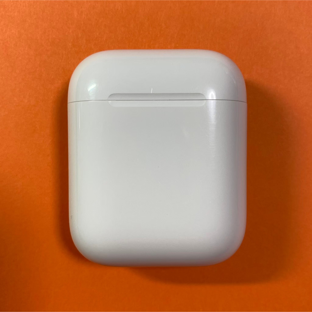 Apple(アップル)のエアーポッツ　本体　第一世代　第1世代　充電ケース　充電器　純正　A1602 スマホ/家電/カメラのオーディオ機器(ヘッドフォン/イヤフォン)の商品写真